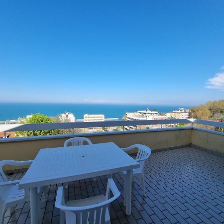 Residence Azzurro Gabicce Mare Eksteriør bilde